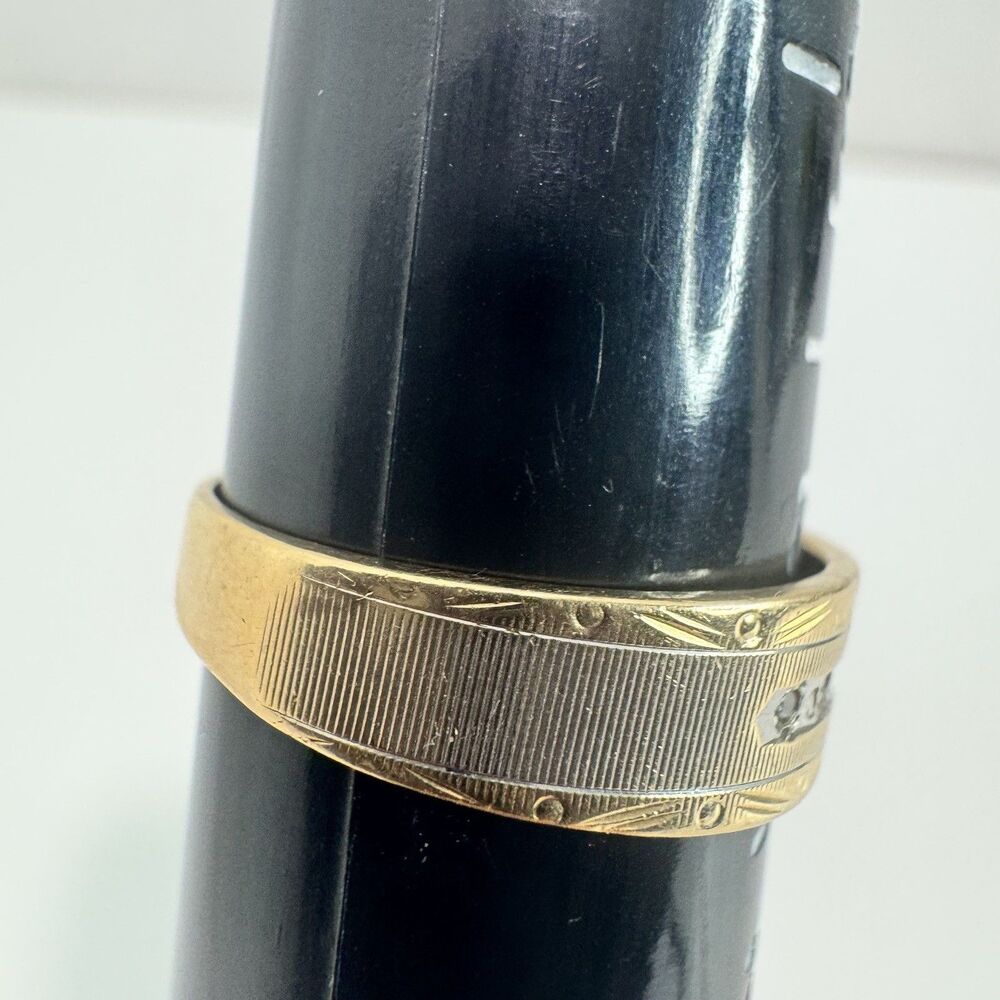 14K Gold Diamond Etched Vintage Wedding Band Sz 10.5 5 Grams Two Tone - Picture 8 of 11